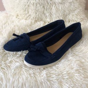 Navy blue shoes flat